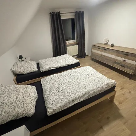 Hoelscher 3*